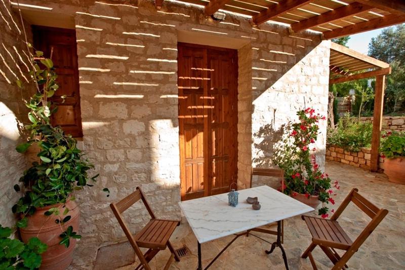 Aoritis Villas Lampini Room photo